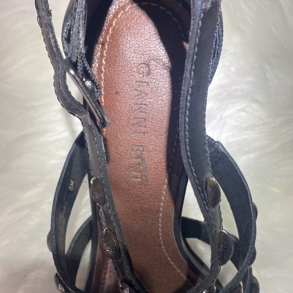Women’s  black Gianni Bini heels.  Size 8m Leather upper, man made lining/sole - Picture 4 of 6